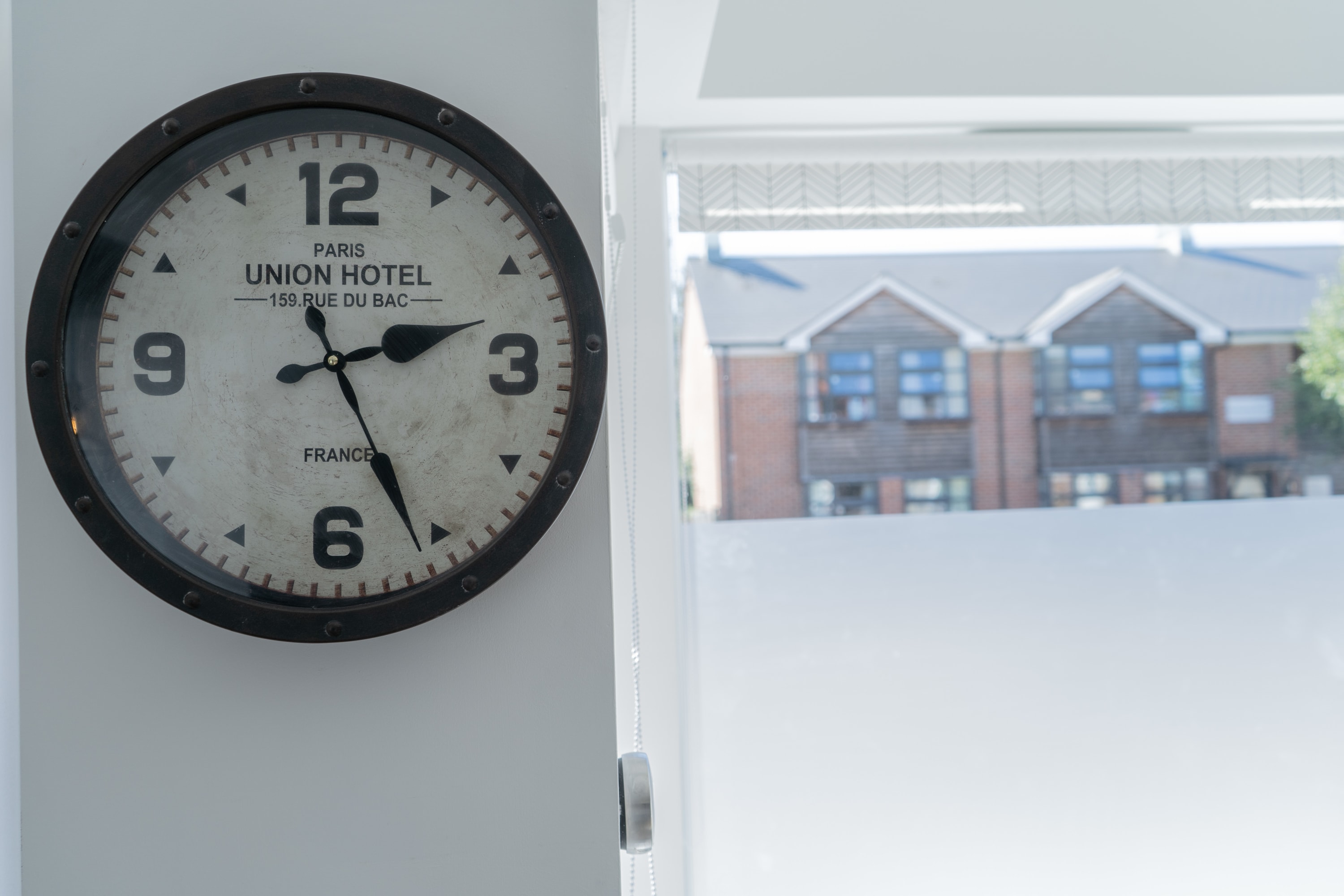 ** 1 Ashbrook Windmill - Luxury split level 1 bedroom flat ** in Windmill Road 107 OX3 7BT - Property image 10 - VivreStays