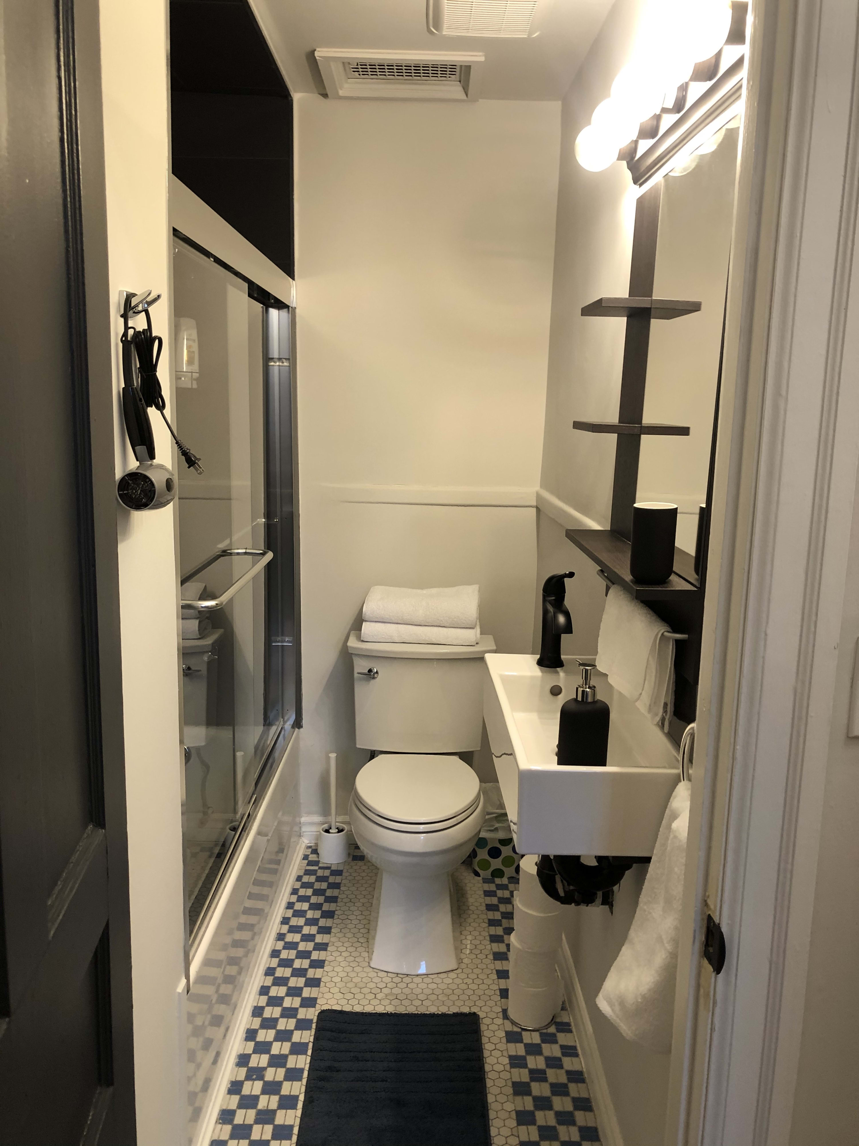 1BR Boutique Condo with PRIME Walk Score | Photo 5