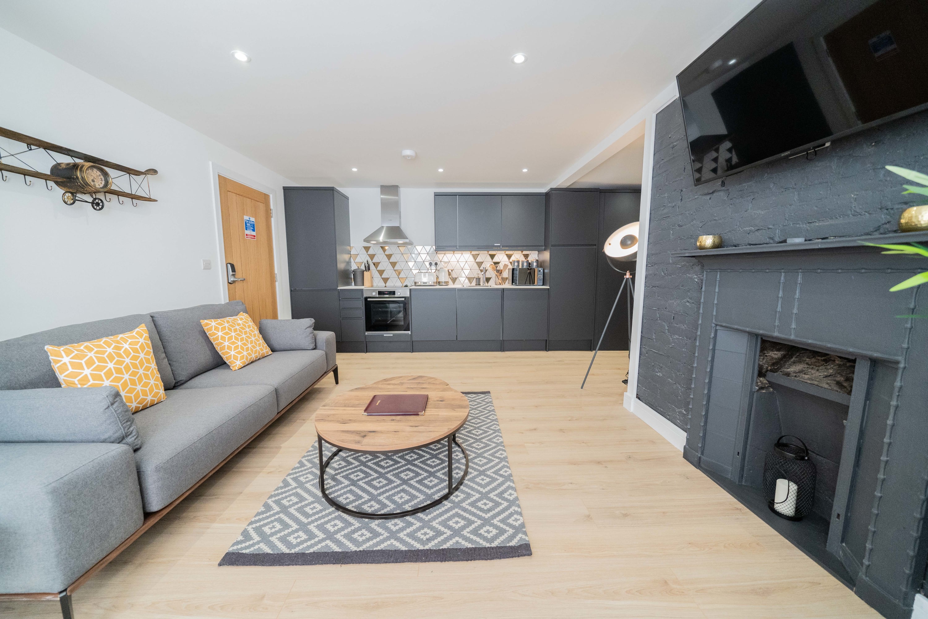 ** 3 Ashbrook Windmill - Luxury first floor 1 bedroom flat ** in Windmill Road 107 OX3 7BT - Property image 8 - VivreStays