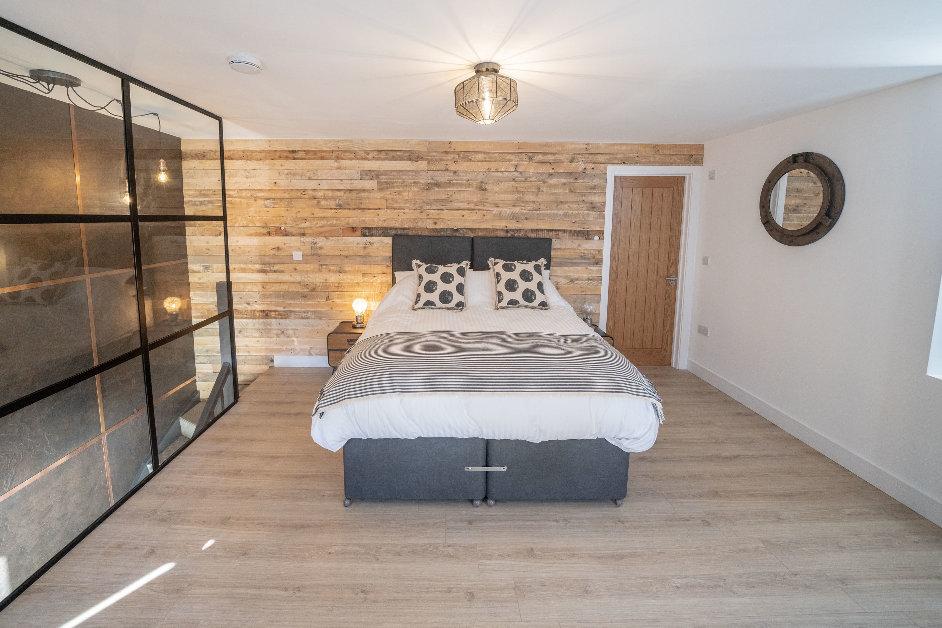 ** 1 Ashbrook Windmill - Luxury split level 1 bedroom flat ** in Windmill Road 107 OX3 7BT - Property image 8 - VivreStays