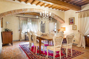 7 bedroom Tuscany villa