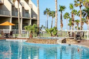 Steps to Beach, Pools, Jacuzzis, Balcony & Deck — South Padre Island, TX — vacation rental