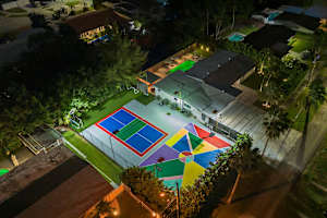 Villa Dubai | 6 BR |Tennis | BKB | Soccer | Pool — Miami, FL — vacation rental