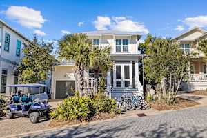 Sandy Curls Cottage!