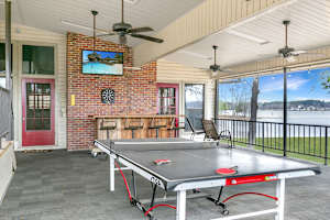 Freshly Updated | Huge Yard | Sleeps 15 — Farmerville, LA — vacation rental