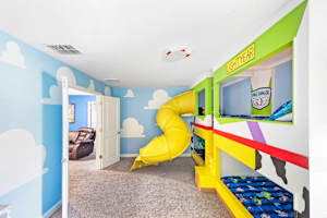Spacious Davenport Villa: 9BR, Pool, Sleeps 22