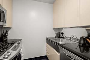 Photo #14 of River Park I | 25th-floor 2BR w/Doorman, Gym, Pool Photo #14 of River Park I | 25th-floor 2BR w/Doorman, Gym, Pool