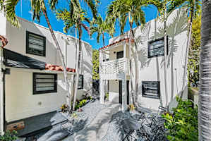 Real 1924 Art Deco apartment in Mid-Beach Miami, free parking included — Miami Beach stay