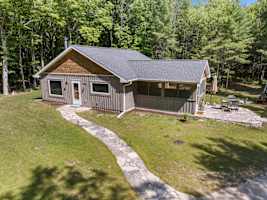 Newly constructed log cabin: Gibraltar Getaway: vacation rental in Sister Bay / Ellison Bay, Door County
