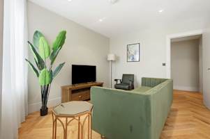 Cheyne Evergreen l Luxury Chelsea Retreat with Thames Views photo 2