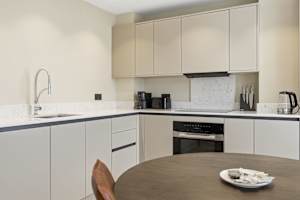 Cheyne Evergreen l Luxury Chelsea Retreat with Thames Views photo 5