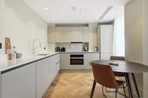 Cheyne Evergreen l Luxury Chelsea Retreat with Thames Views photo 4