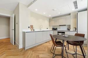 Cheyne Evergreen l Luxury Chelsea Retreat with Thames Views photo 6