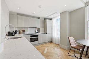 Cheyne Orchard l Luxury Chelsea Retreat with Thames Views photo 2