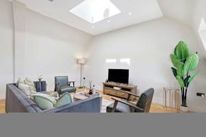 Penthouse | Cheyne Mulberry l Luxury Chelsea Retreat with Thames View photo 5