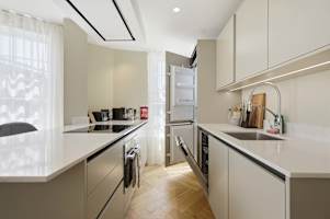 Cheyne Cedar l Luxury Chelsea retreat With River Views photo 3