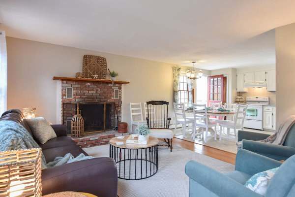 Photo 8 of Del Mar #14485 - Minutes to Oceanside Beaches!