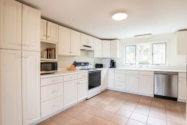 Photo 10 of Del Mar #15569 - Spacious Home with Sprawling Yard!