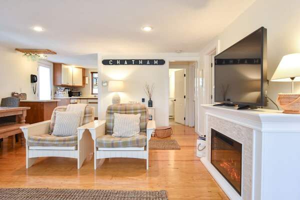 Photo 8 of Del Mar #16605 - Lovely Home Minutes from Beach in Chatham!