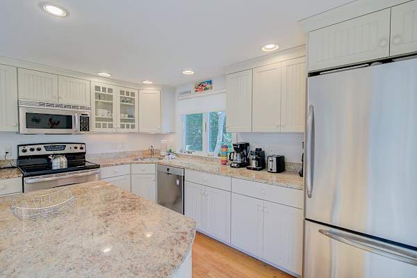 Photo 3 of Del Mar #14401 - Stunning Bay Views by Beach Dog Friendly!