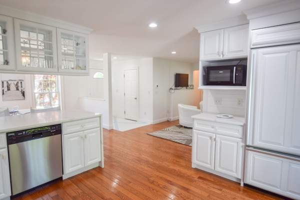 Photo 10 of Del Mar #17738 - Walk 0.3 Mile to Bank Street Beach!