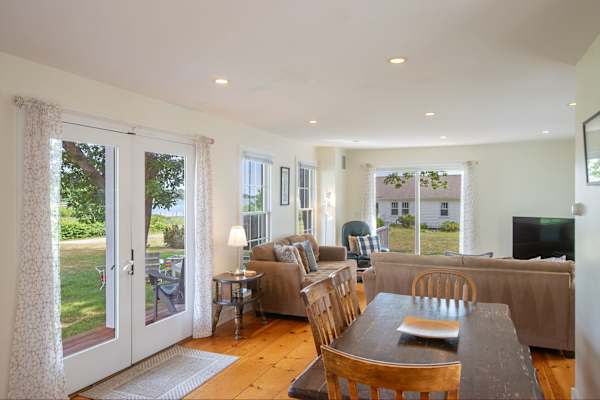 Photo 5 of Del Mar #14480 - Newly updated spacious steps to water!