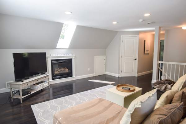 Photo 5 of Del Mar #16622 - Newly Renovated Modern Pond Access!