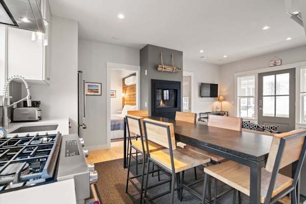 Photo 10 of Del Mar #11102 - Modern, Private Patio, Walk to Town!