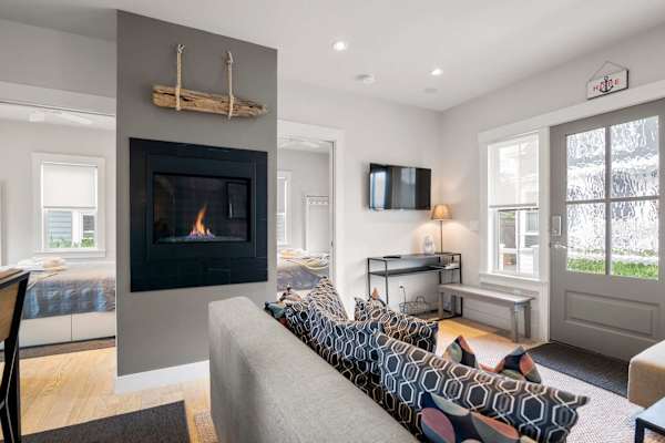 Photo 2 of Del Mar #11102 - Modern, Private Patio, Walk to Town!