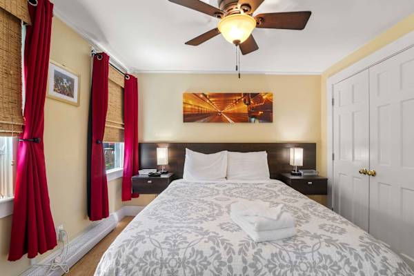 Photo 10 of Del Mar #11106 - Steps to Commercial St Walk to Beach!