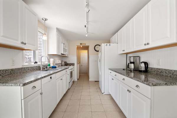 Photo 9 of Del Mar #16601 - Great Location Outdoor Space Dog Friendly