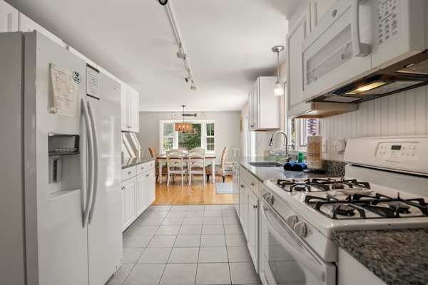 Photo 10 of Del Mar #16601 - Great Location Outdoor Space Dog Friendly