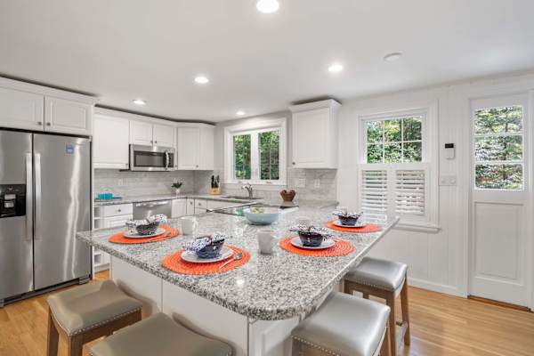 Photo 3 of Del Mar #19944 - 3 Min to Mayflower Beach, Dog Friendly!