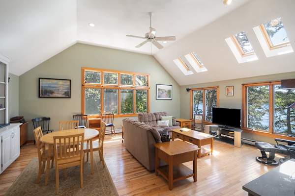 Photo 9 of Del Mar #16629 - Amazing Location! Lakefront Waterside Deck