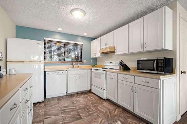 Photo 10 of Del Mar #13372 - Walk to Water, Private Deck with Water View!