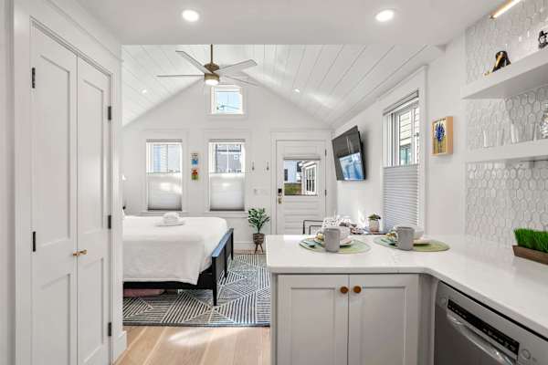 Photo 9 of Del Mar #11173 - Walk to Beach, Shopping, and Dining!