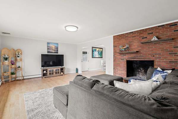 Photo 3 of Del Mar #20033 - Family Friendly Cape Cod Getaway Near It All!