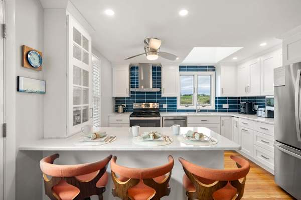 Photo 9 of Del Mar #12211 - Walk to Water, Dazzling Sunsets on the Bay!