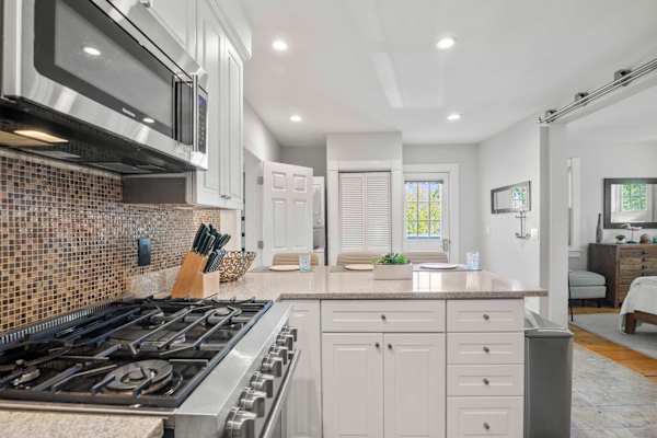 Photo 9 of Del Mar #11109 - Charming Getaway 1 Block from Beach!