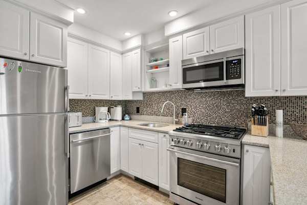 Photo 10 of Del Mar #11109 - Charming Getaway 1 Block from Beach!