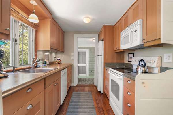 Photo 4 of Del Mar #15582 - Pondfront, 1 Mile to Nauset Beach!