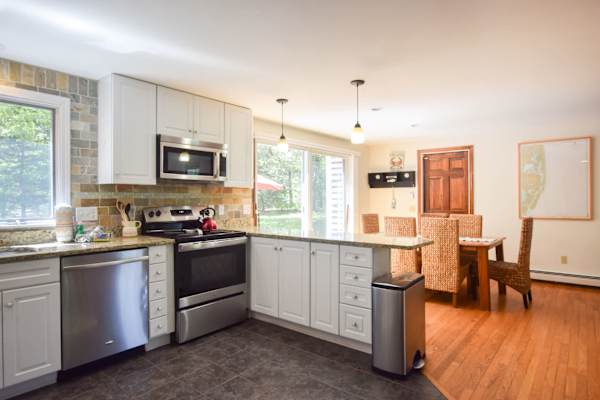 Photo 10 of Del Mar #16632 - 15 Minute Walk to Pleasant Street Beach!