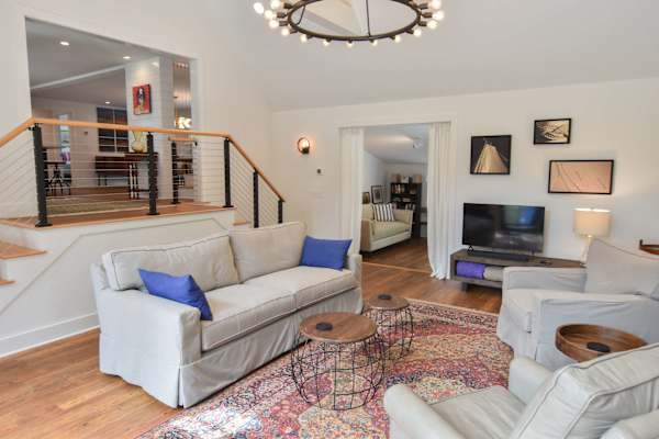 Photo 9 of Del Mar #15553 - Luxurious, Modern Walk to Water!