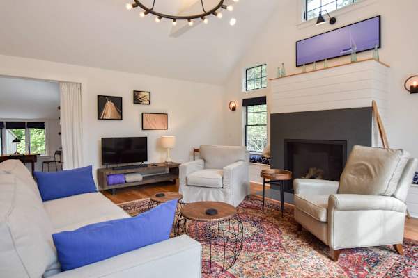 Photo 7 of Del Mar #15553 - Luxurious, Modern Walk to Water!