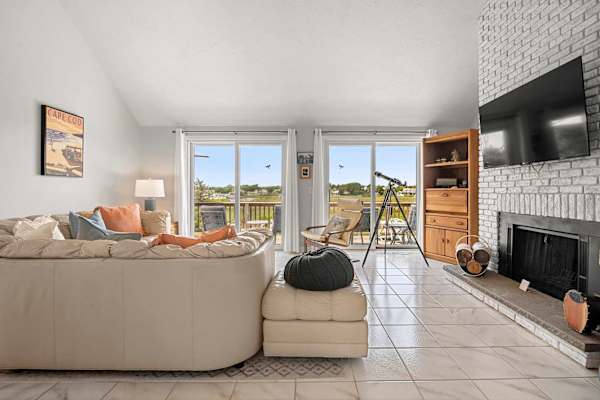 Photo 5 of Del Mar #19948 - Water Access, Sunsets, Walk to Restaurants!