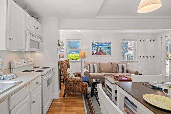 Photo 4 of Del Mar #11117 - Private Deck, Parking, Walk to Town!