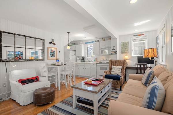 Photo 3 of Del Mar #11117 - Private Deck, Parking, Walk to Town!