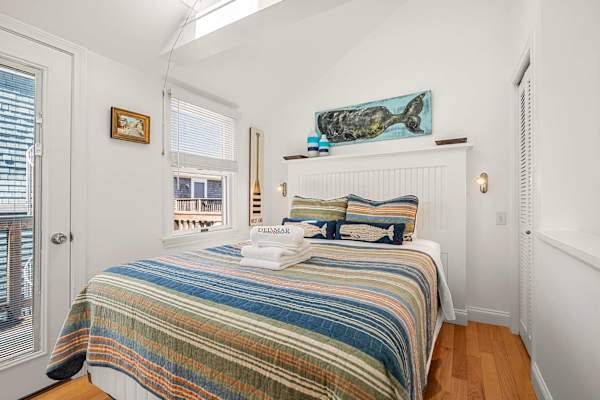 Photo 9 of Del Mar #11117 - Private Deck, Parking, Walk to Town!