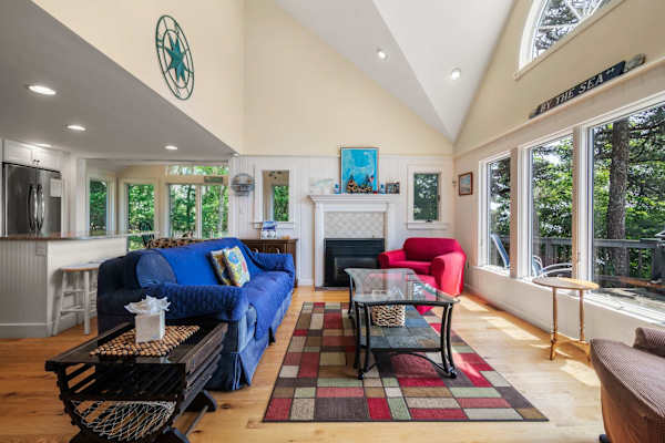 Photo 7 of Del Mar #19947 - Waterfront on Follins Pond!