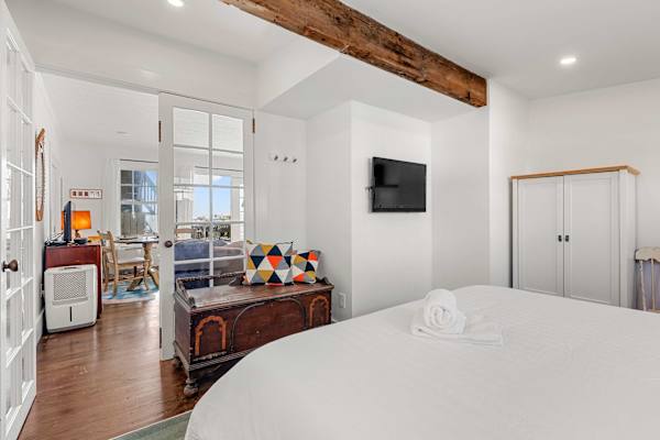 Photo 10 of Del Mar #11177 - Waterfront with Private Beach, Stunning Views!